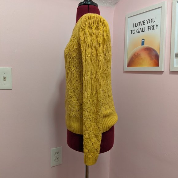 Sparrow Yellow sweater - Picture 2 of 6